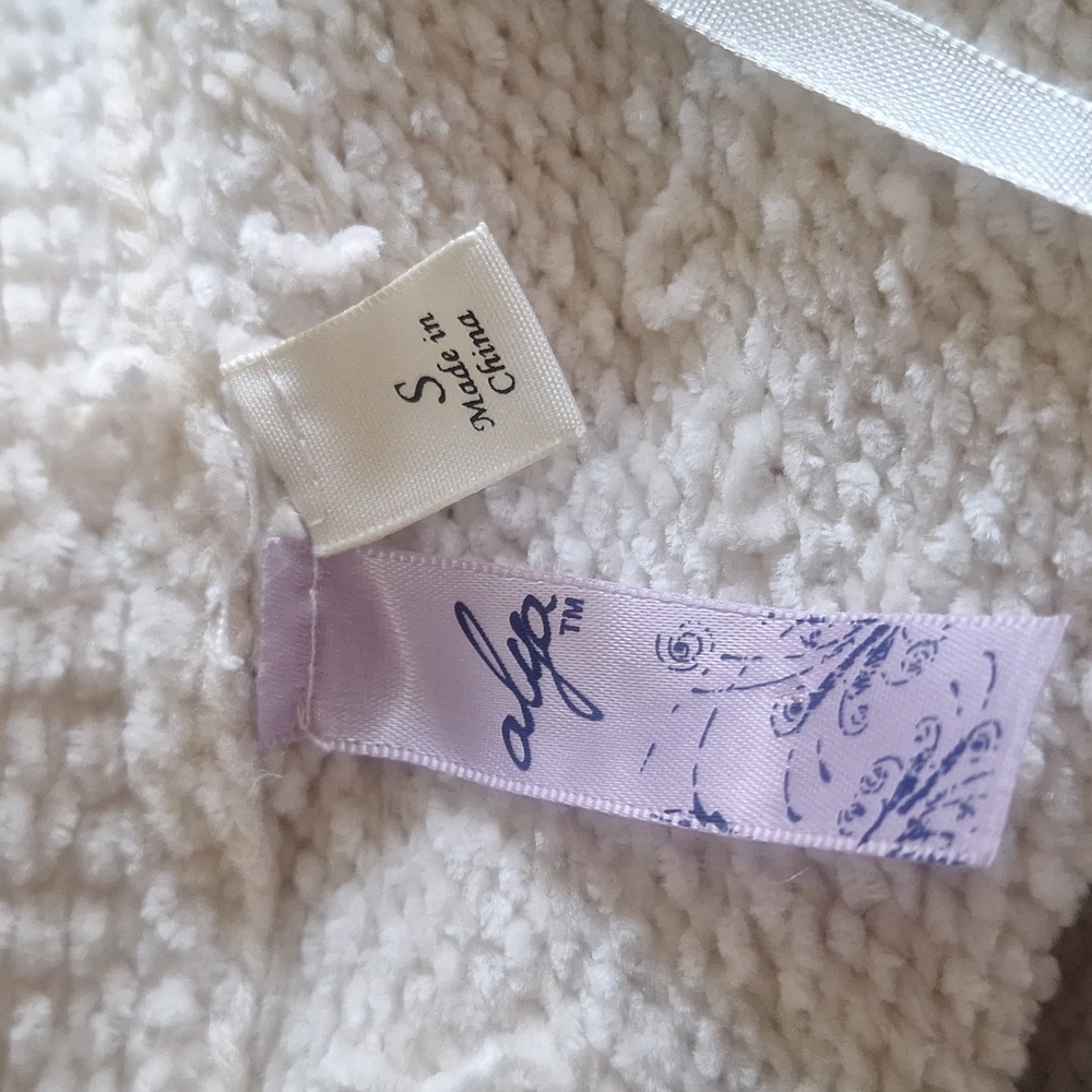 Alya Off White Destressed Sweater,Open Front, Size Small - Picture 6 of 7